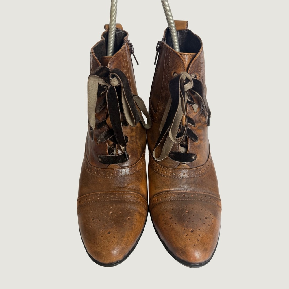 Born Women's Brown Burnished Leather Lace Up Ankle Boots Booties Size 9.5